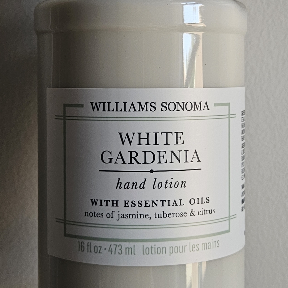 Williams Sonoma White Gardenia Hand Lotion - 16oz - Picture 2 of 5
